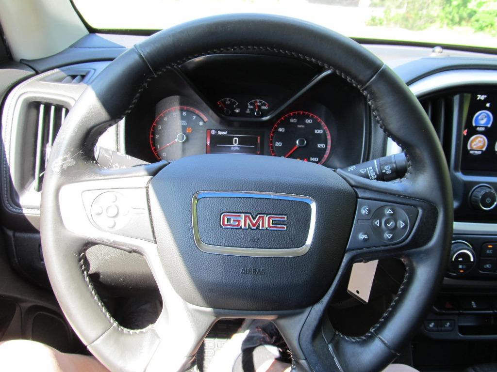 2016 GMC Canyon SLT photo