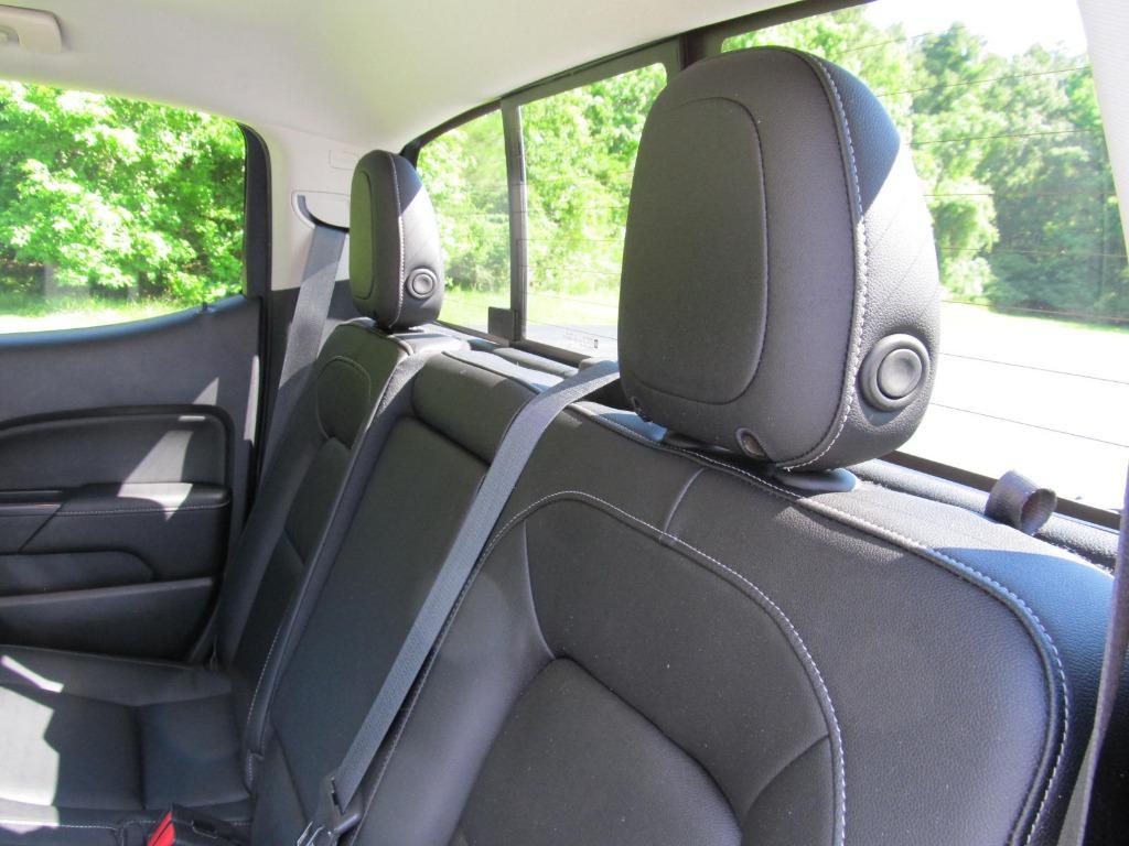 2016 GMC Canyon SLT photo