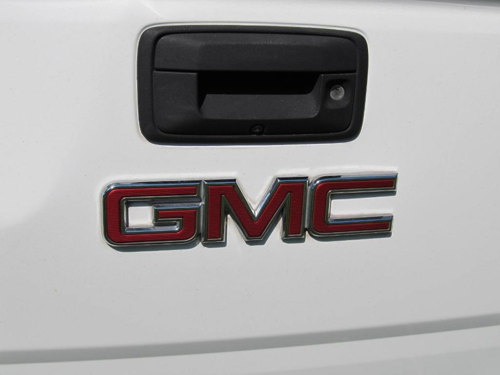2016 GMC Canyon SLT photo