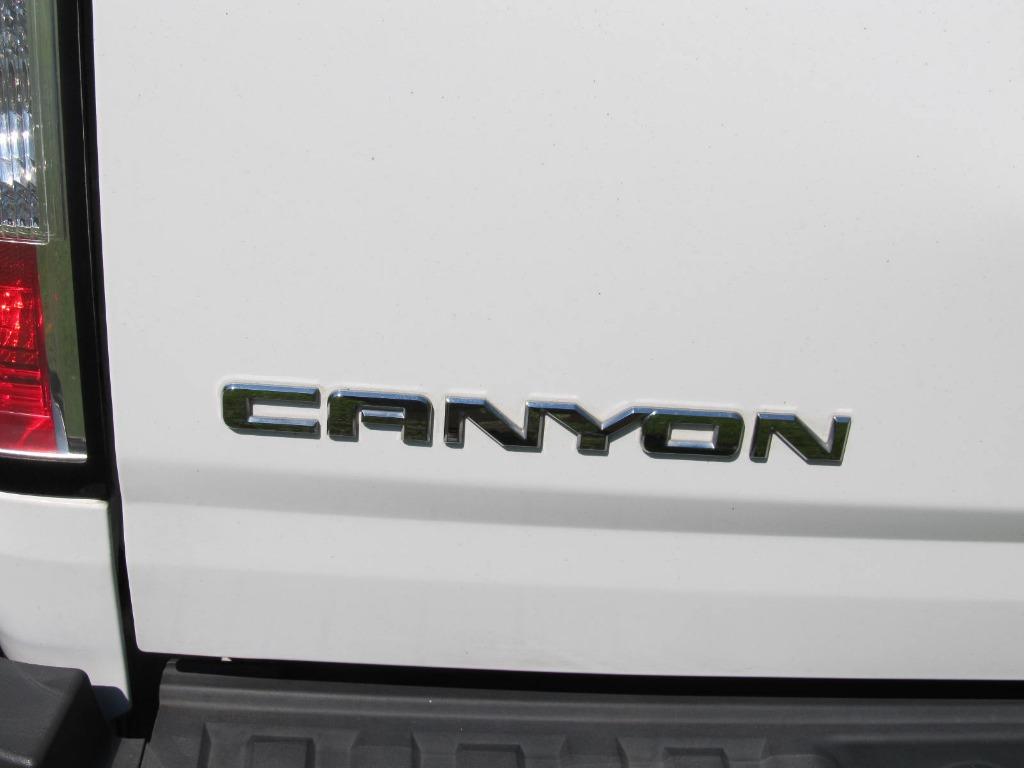 2016 GMC Canyon SLT photo