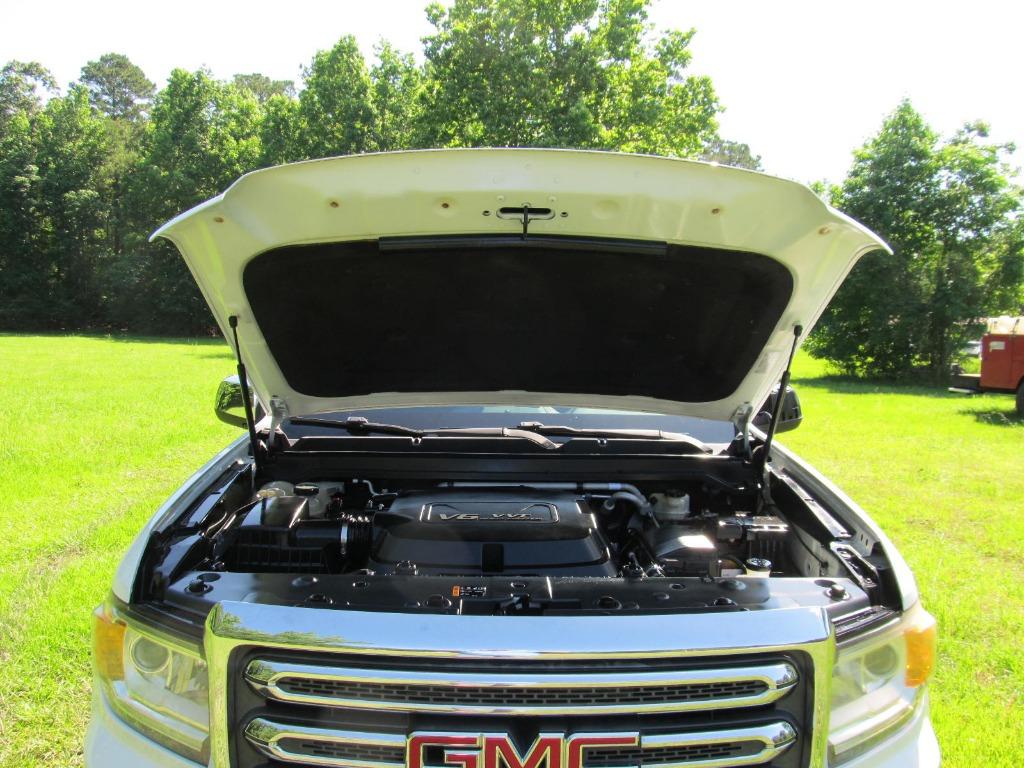 2016 GMC Canyon SLT photo