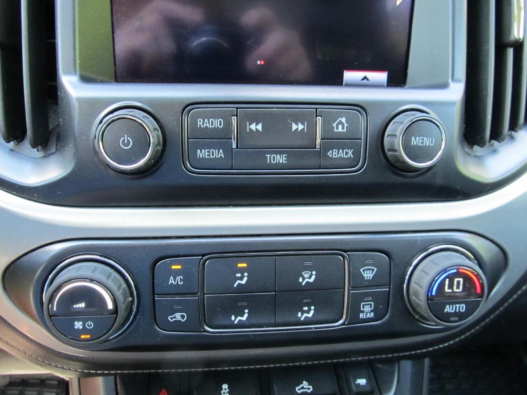 2016 GMC Canyon SLT photo