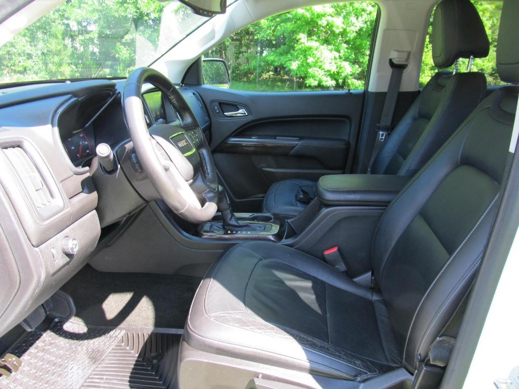 2016 GMC Canyon SLT photo