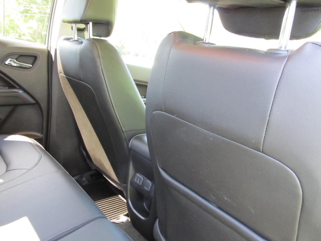 2016 GMC Canyon SLT photo