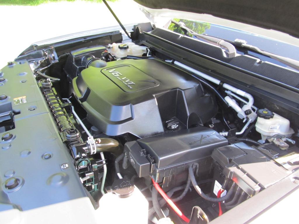 2016 GMC Canyon SLT photo