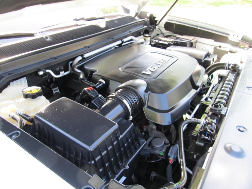 2016 GMC Canyon SLT photo