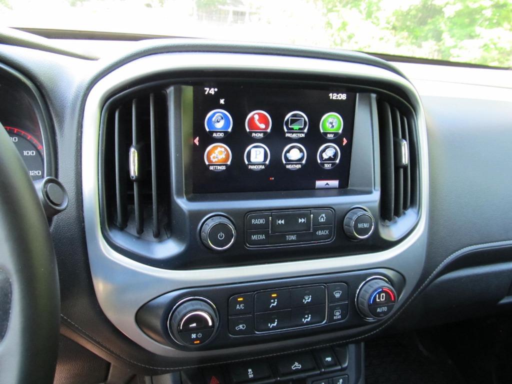 2016 GMC Canyon SLT photo
