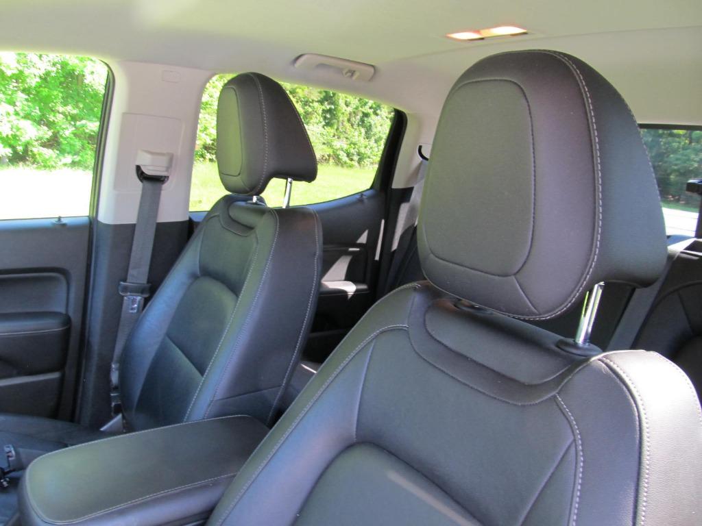 2016 GMC Canyon SLT photo