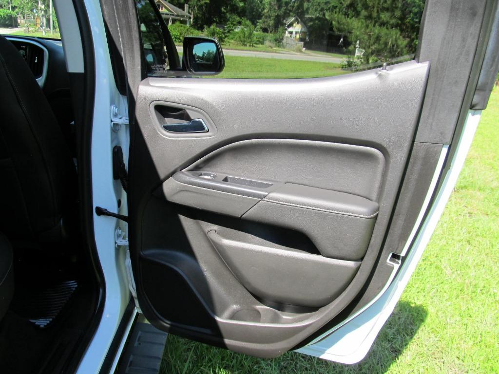 2016 GMC Canyon SLT photo