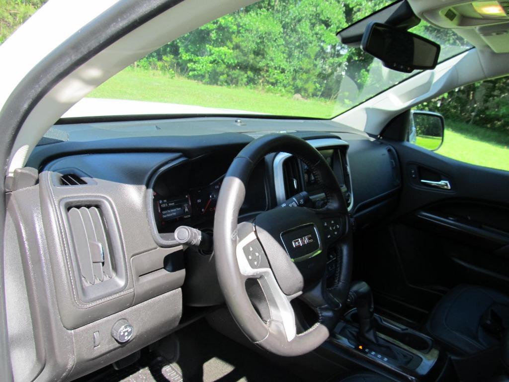 2016 GMC Canyon SLT photo