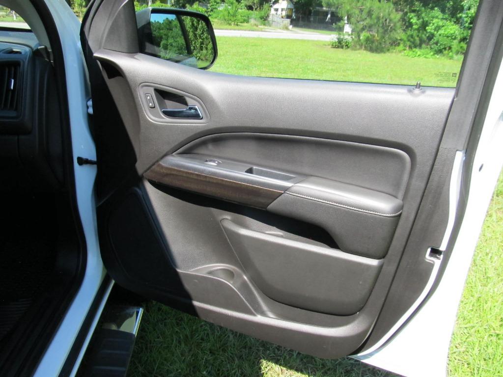 2016 GMC Canyon SLT photo