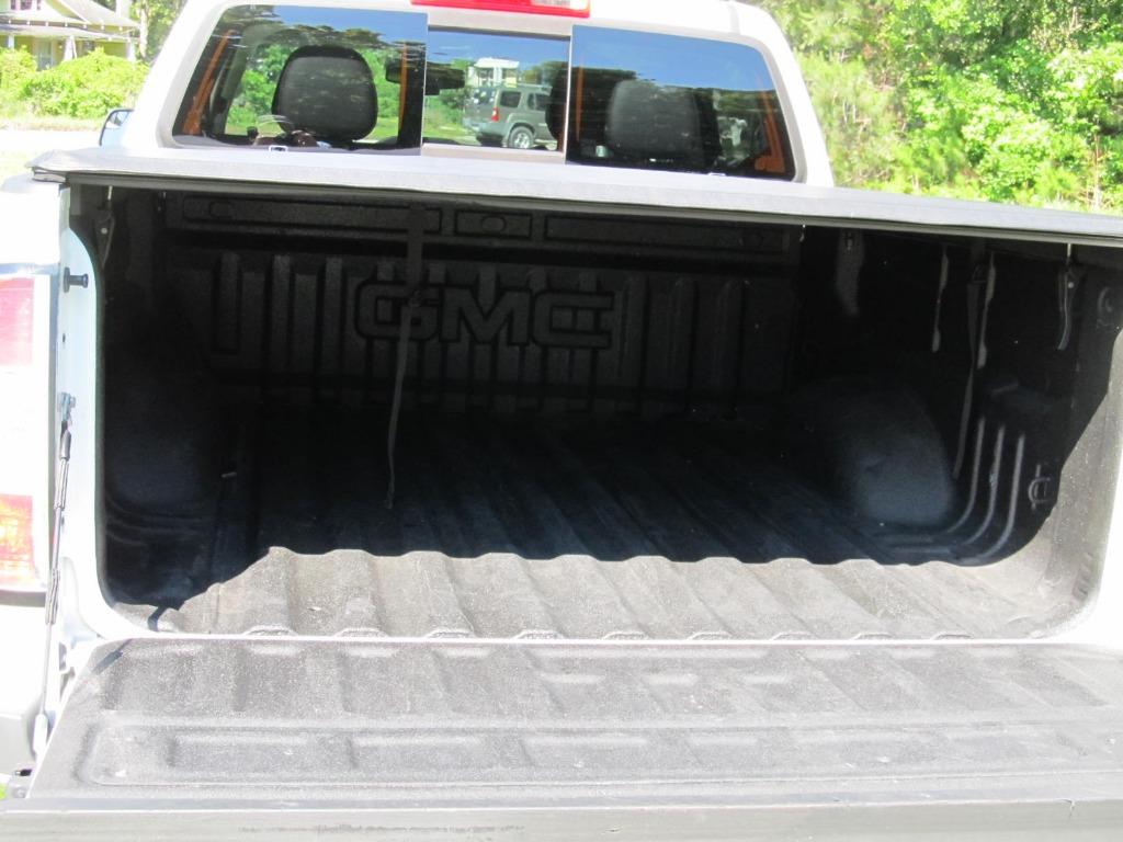 2016 GMC Canyon SLT photo