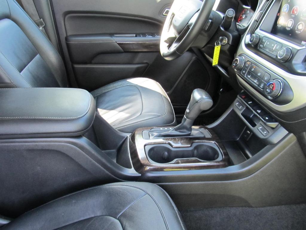 2016 GMC Canyon SLT photo