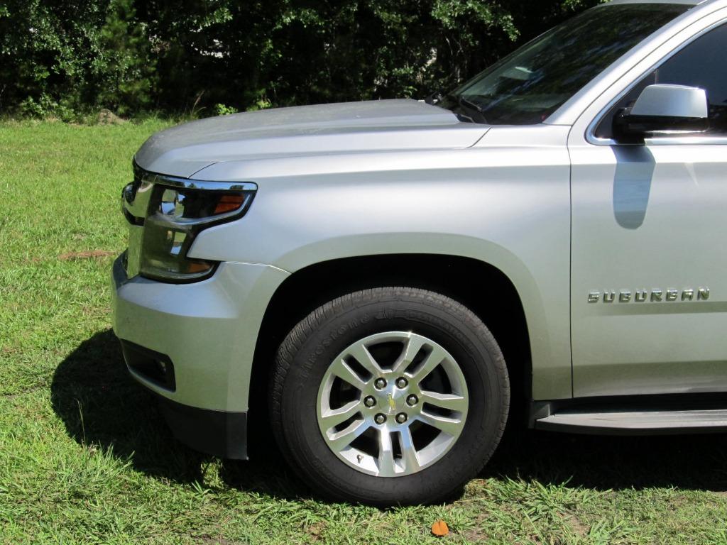 2016 Chevrolet Suburban 1500 LT photo