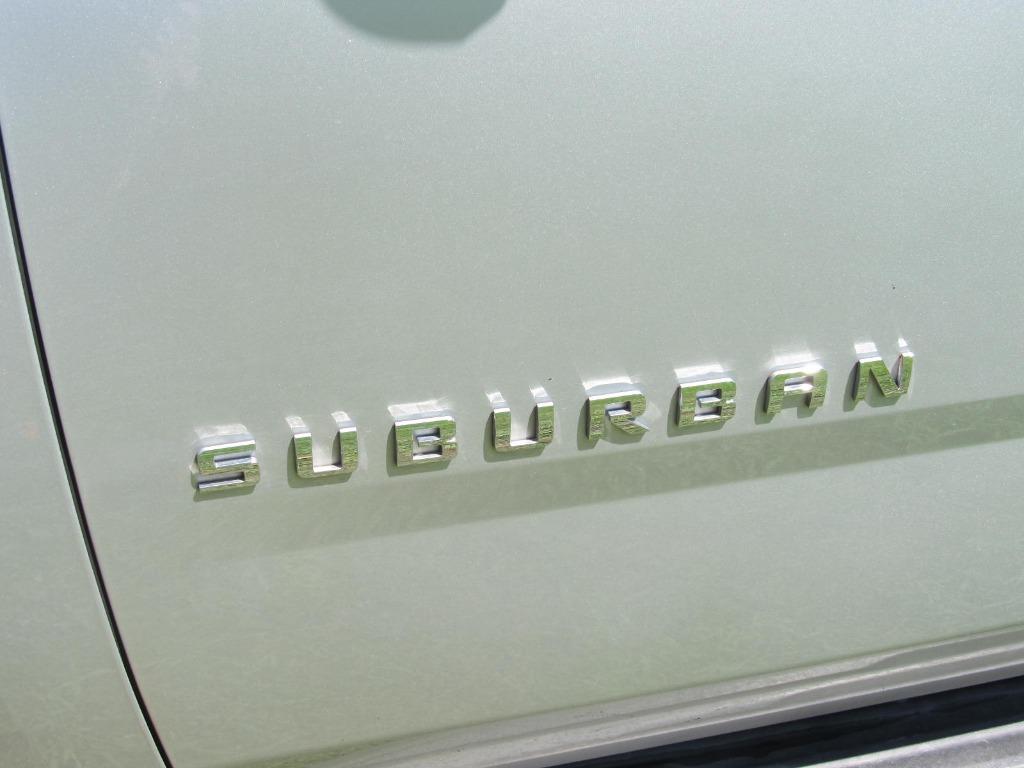 2016 Chevrolet Suburban 1500 LT photo