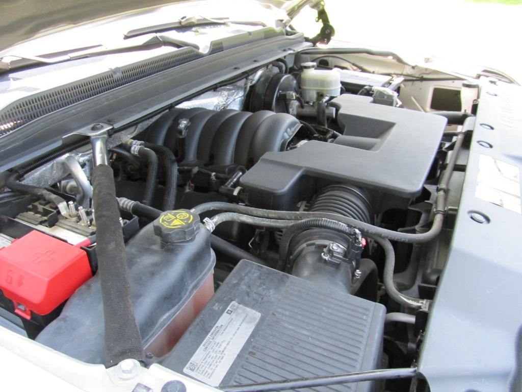 2016 Chevrolet Suburban 1500 LT photo