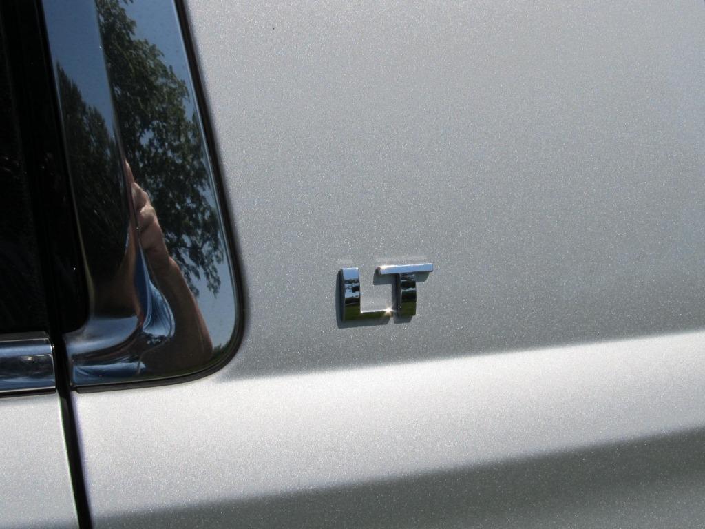 2016 Chevrolet Suburban 1500 LT photo