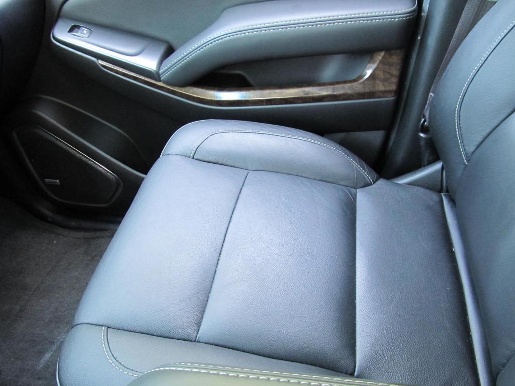 2016 Chevrolet Suburban 1500 LT photo