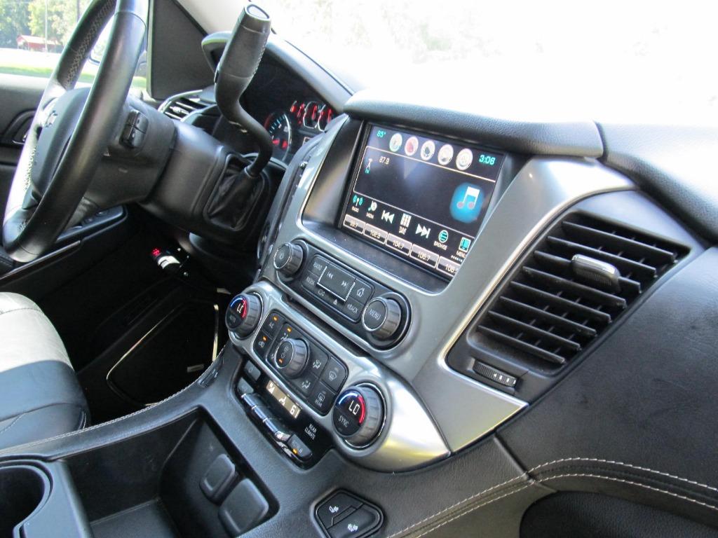 2016 Chevrolet Suburban 1500 LT photo