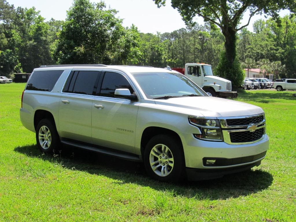 2016 Chevrolet Suburban 1500 LT photo