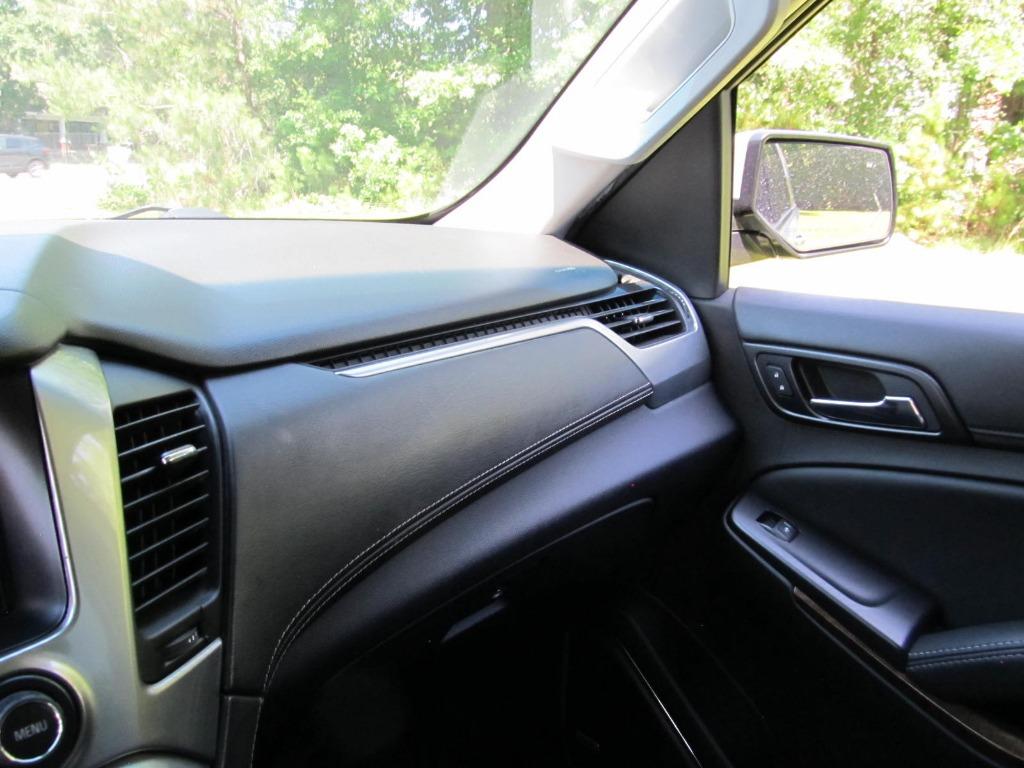 2016 Chevrolet Suburban 1500 LT photo
