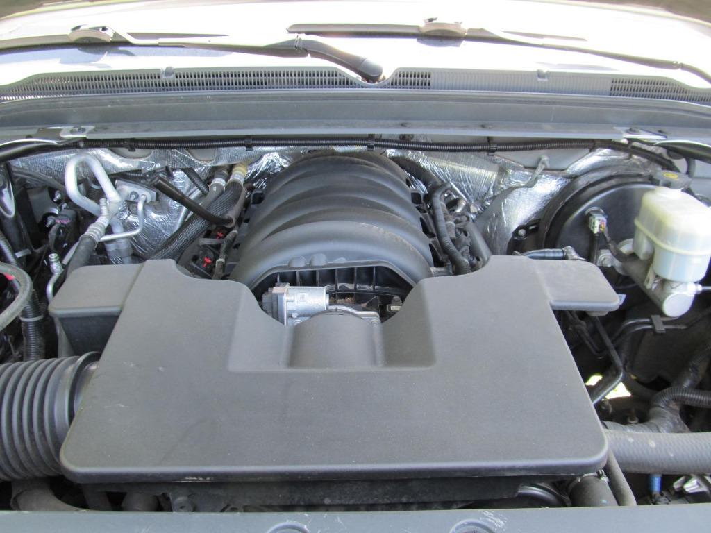 2016 Chevrolet Suburban 1500 LT photo