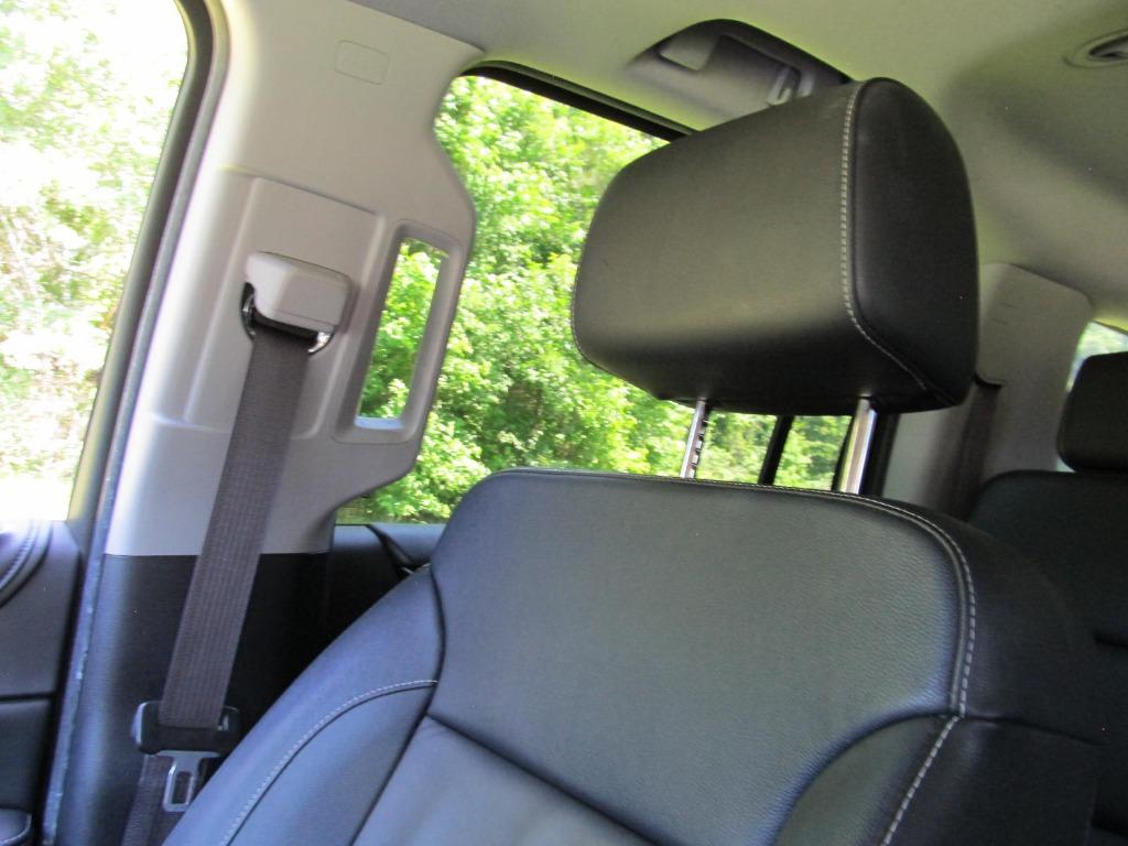 2016 Chevrolet Suburban 1500 LT photo
