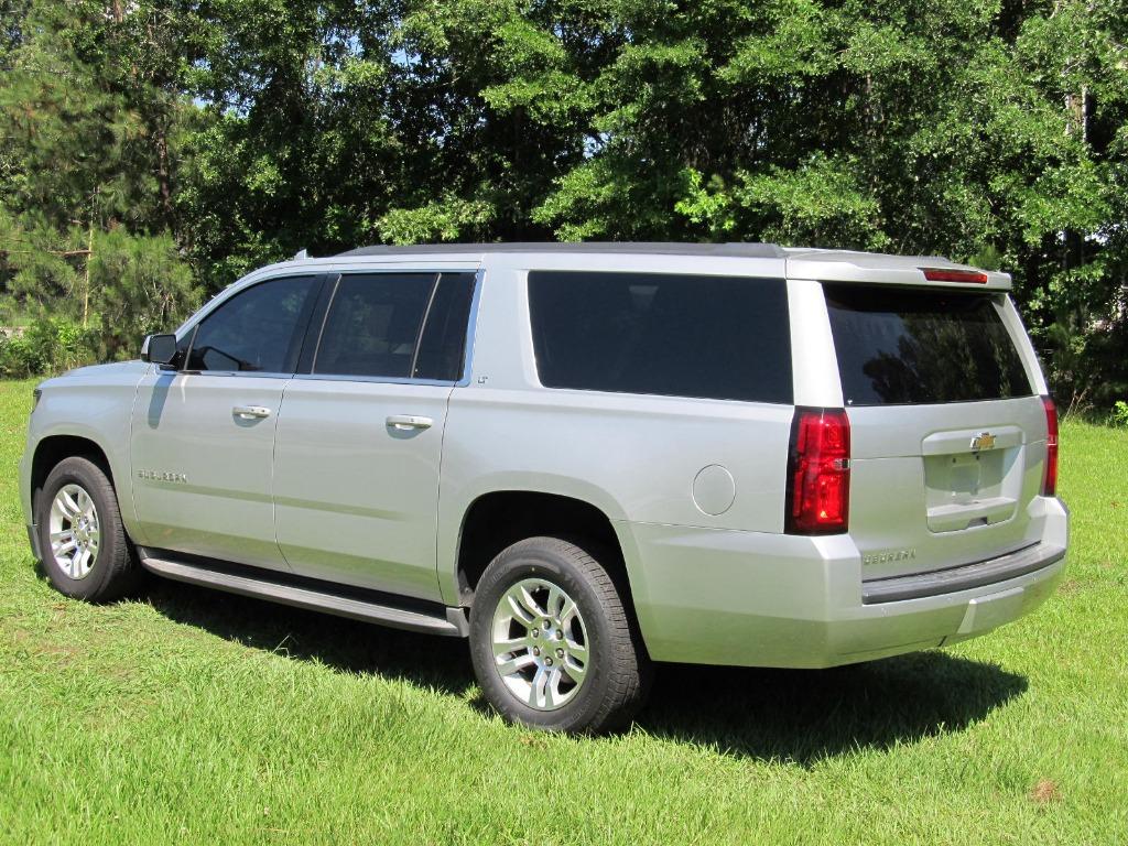 2016 Chevrolet Suburban 1500 LT photo
