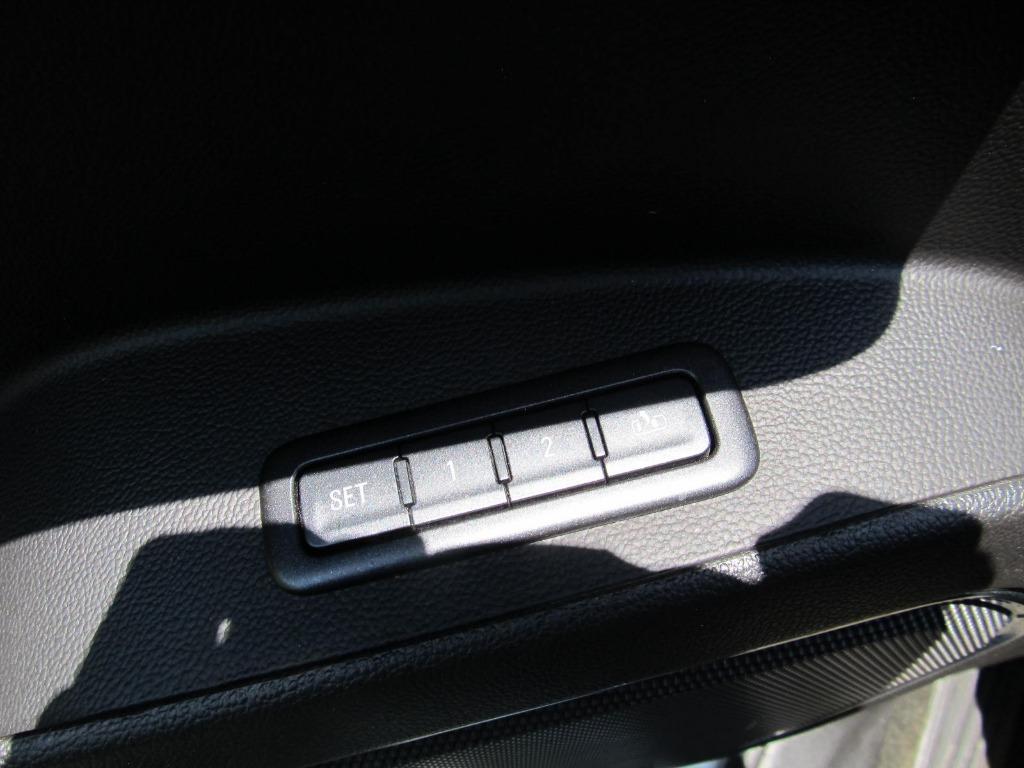 2016 Chevrolet Suburban 1500 LT photo