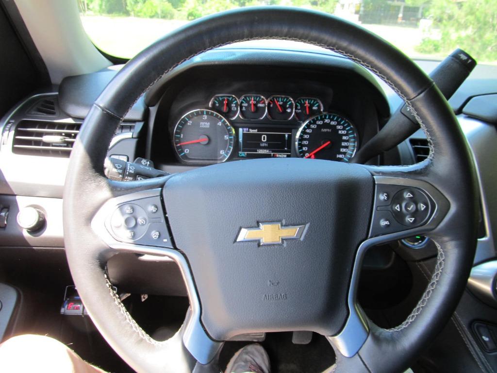2016 Chevrolet Suburban 1500 LT photo