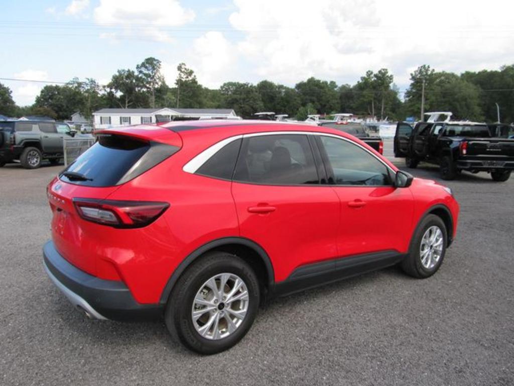 2024 Ford Escape - $21,207