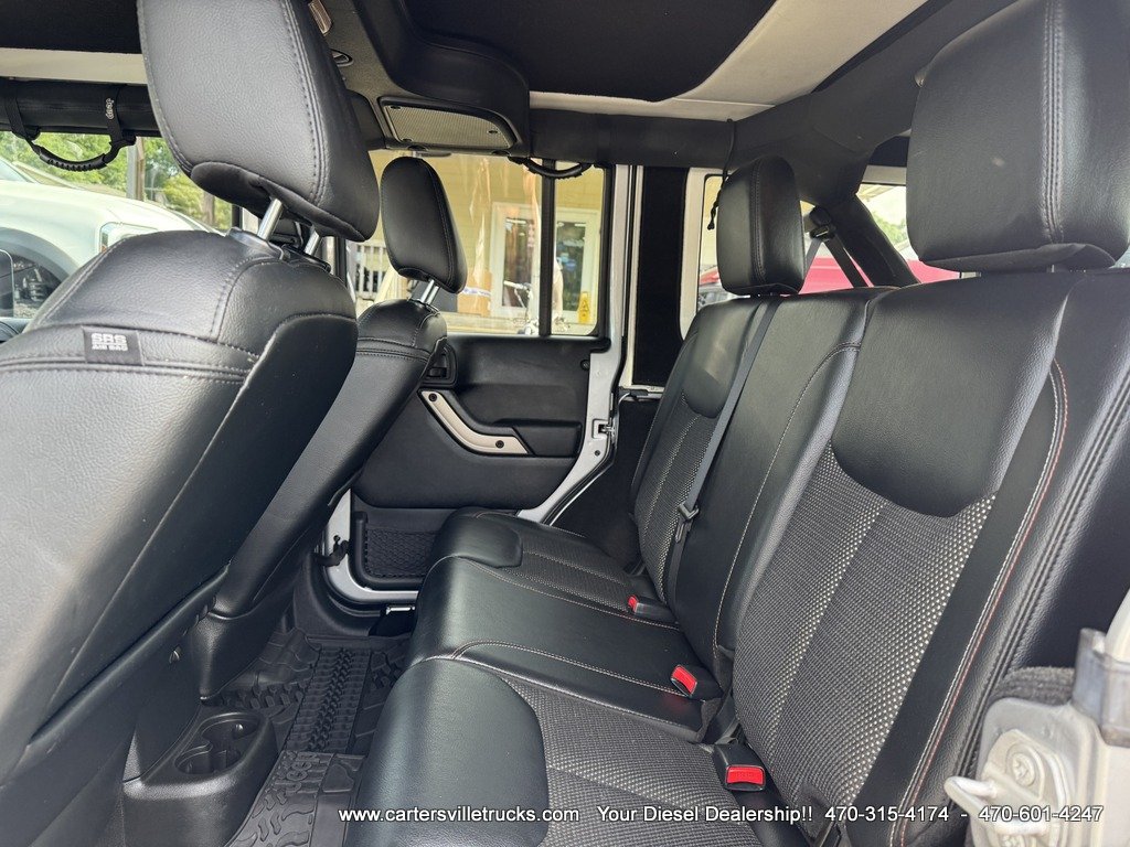 2016 Jeep Wrangler Unlimited Sahara photo