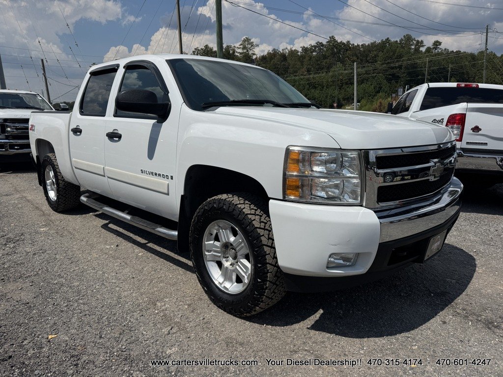 2007 Chevrolet Silverado - $11,998