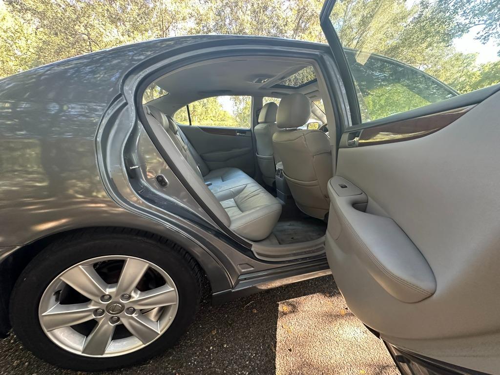 2005 Lexus ES - $5,500