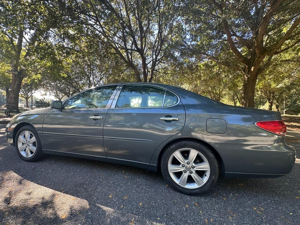 2005 Lexus ES - $5,500