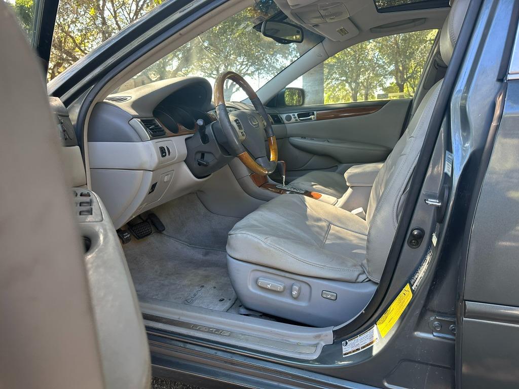 2005 Lexus ES - $5,500