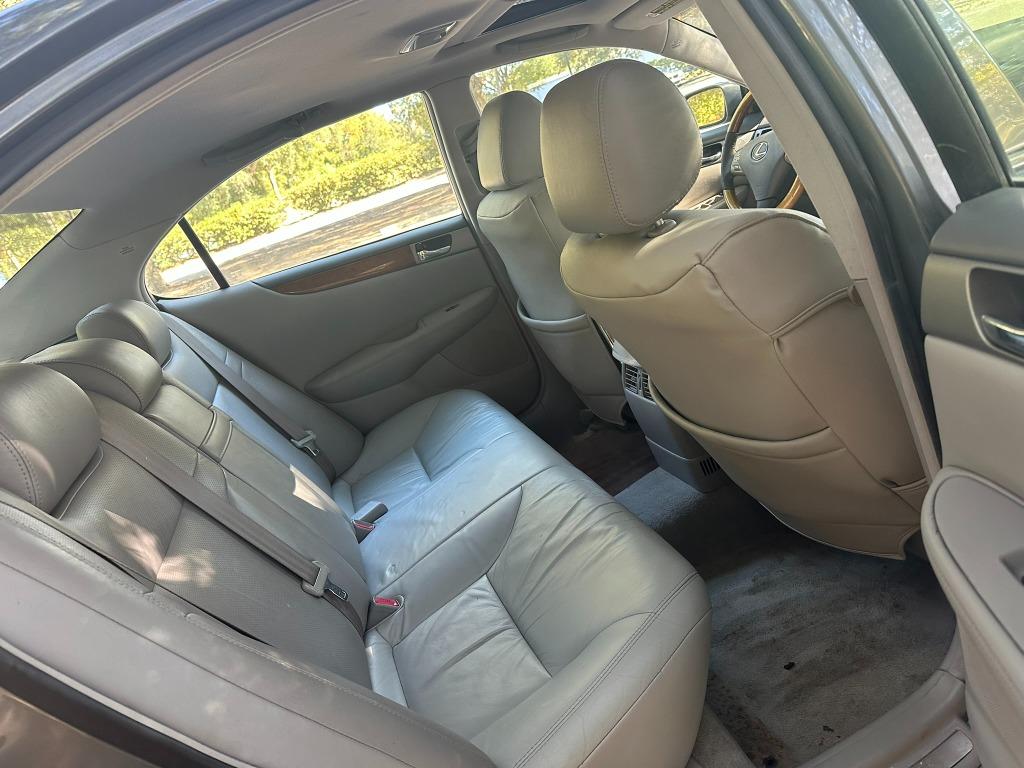2005 Lexus ES - $5,500