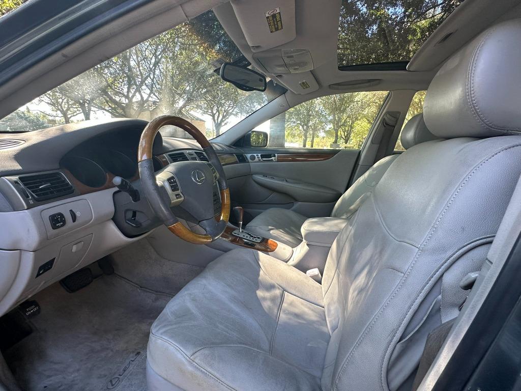 2005 Lexus ES - $5,500