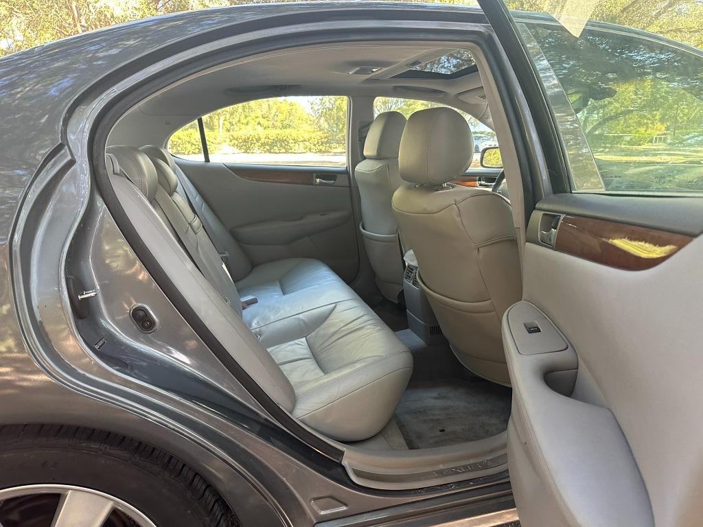 2005 Lexus ES - $5,500