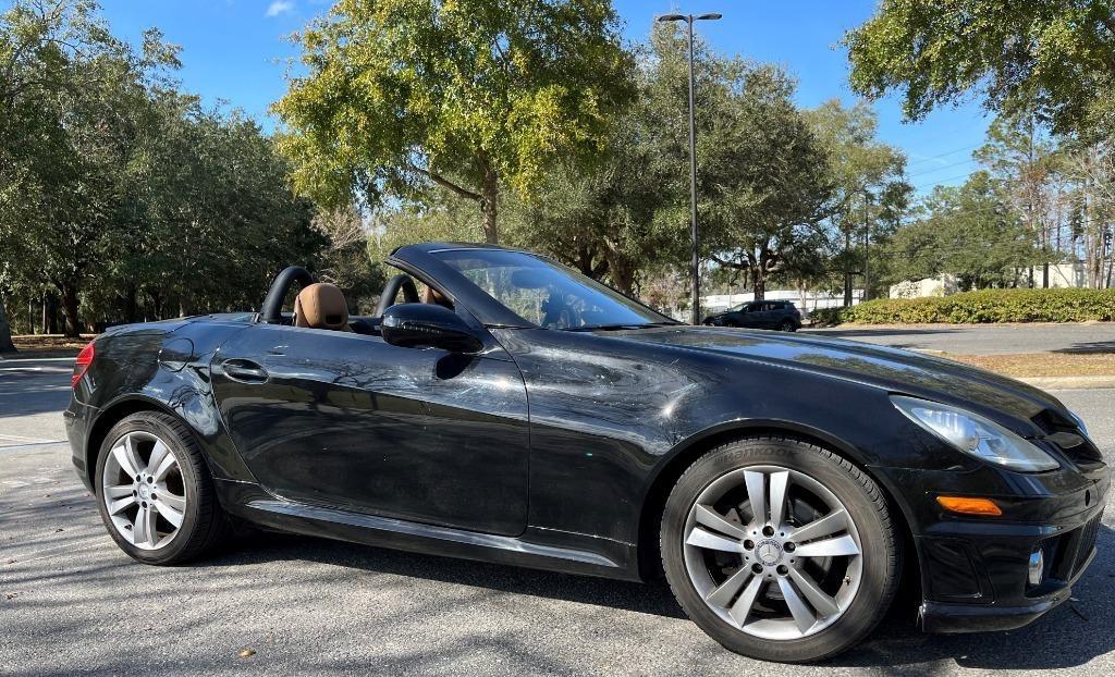 2013 Lincoln MKS photo