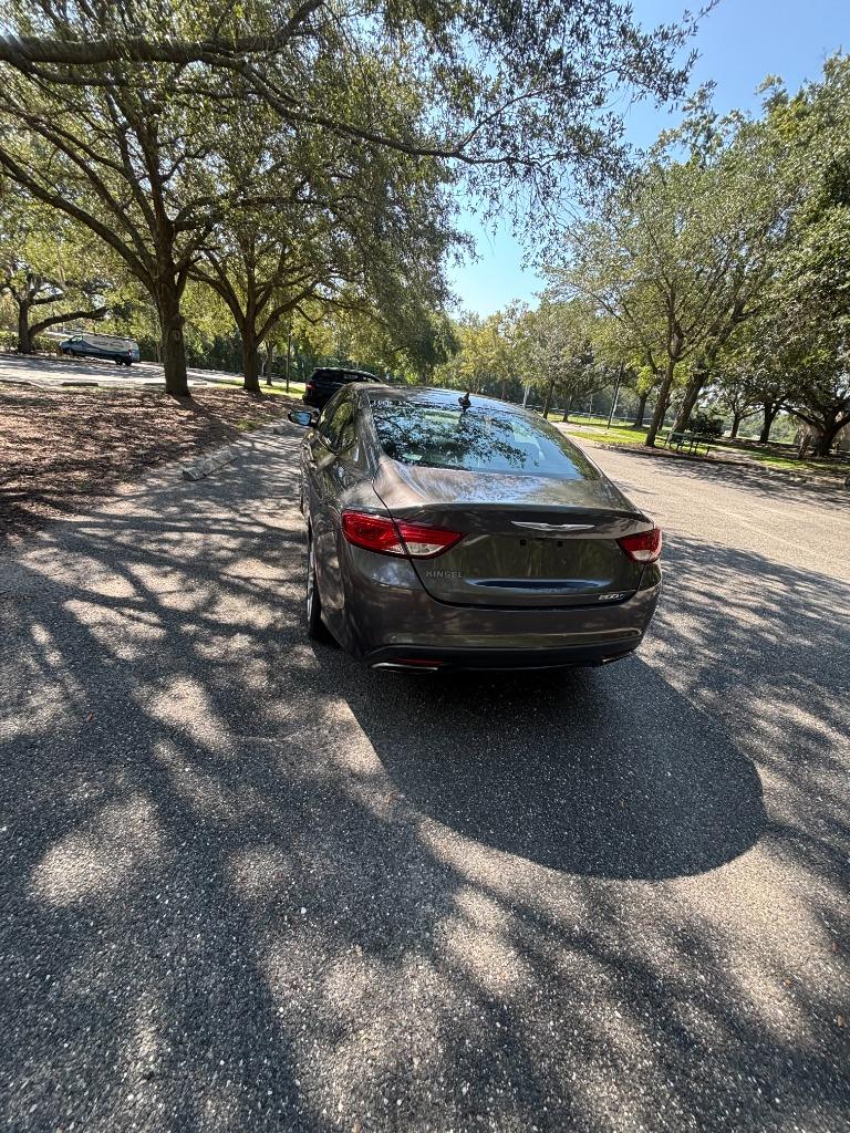 2015 Chrysler 200 - $5,300