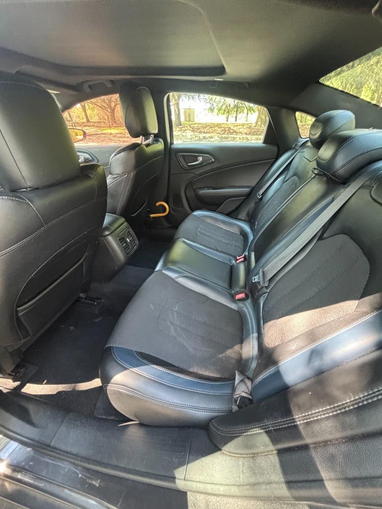 2015 Chrysler 200 - $5,300