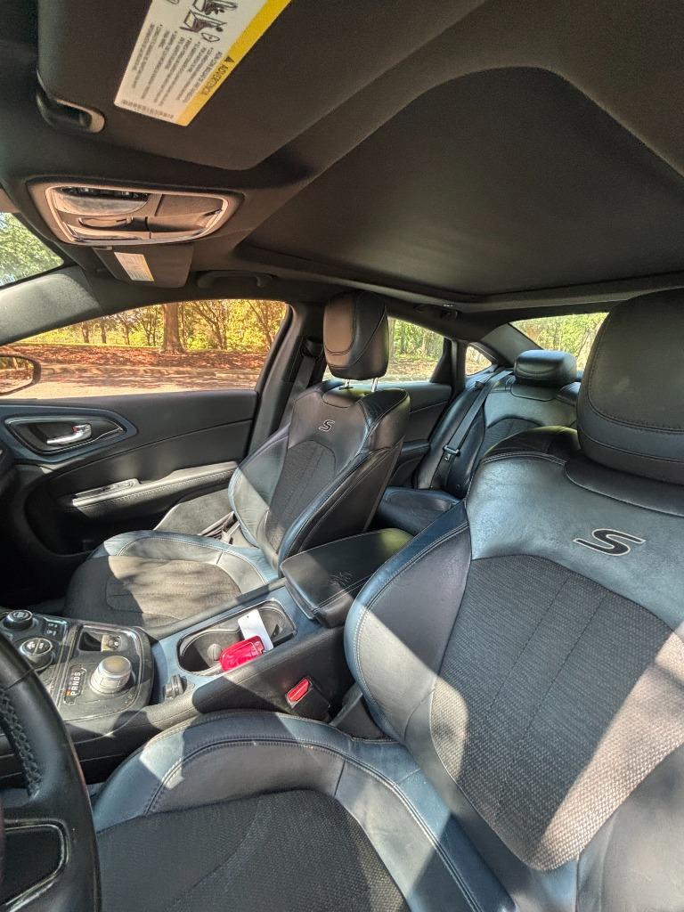 2015 Chrysler 200 - $5,300