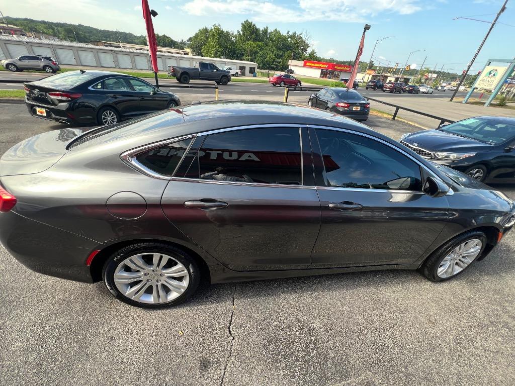 2015 Chrysler 200