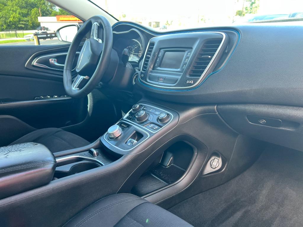2015 Chrysler 200