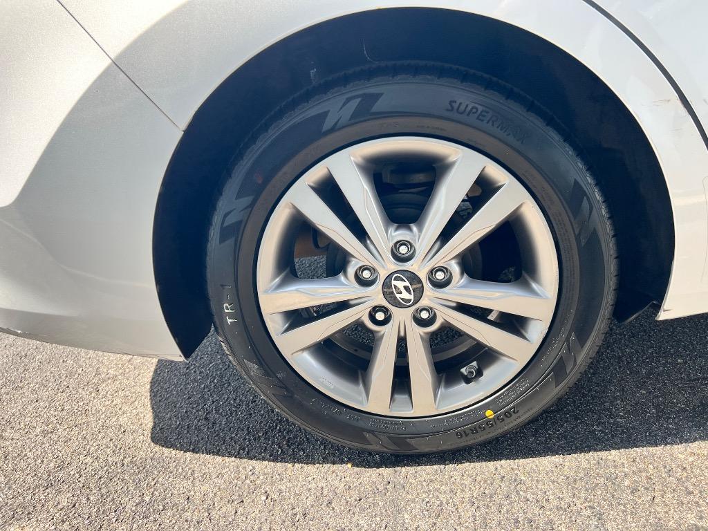 2017 Hyundai Elantra