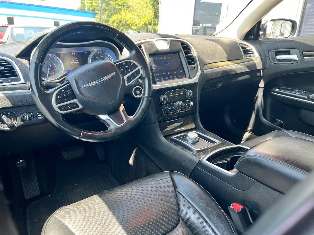 2018 Chrysler 300