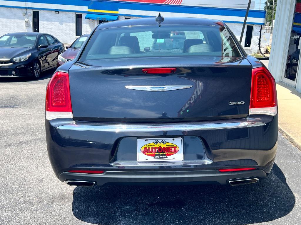 2018 Chrysler 300