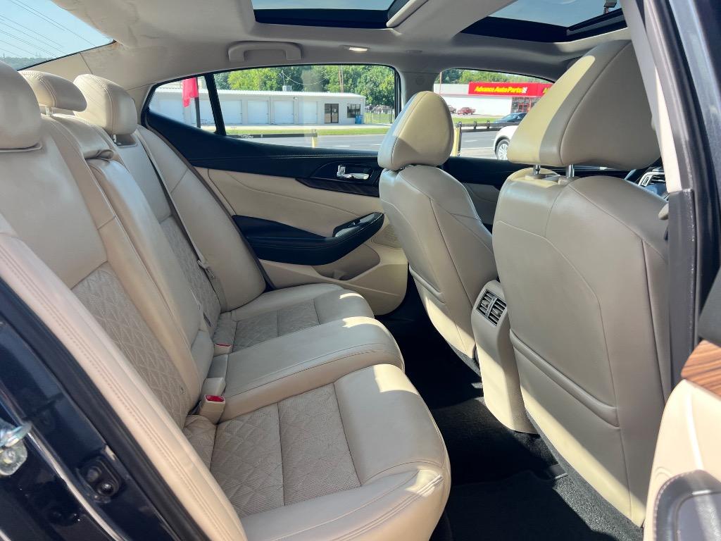 2016 Nissan Maxima