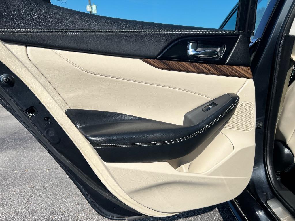 2016 Nissan Maxima